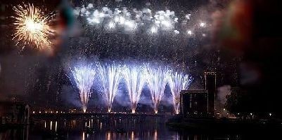 Foto Luminara di Pisa fuochi artificiali 